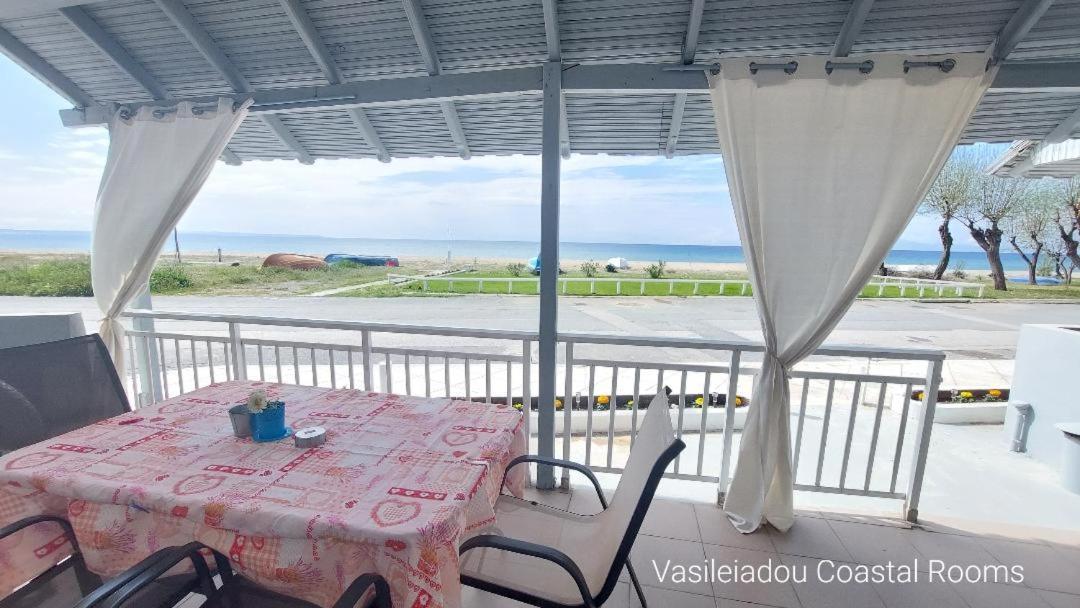 Vasileiadou Coastal Rooms フロギタ エクステリア 写真